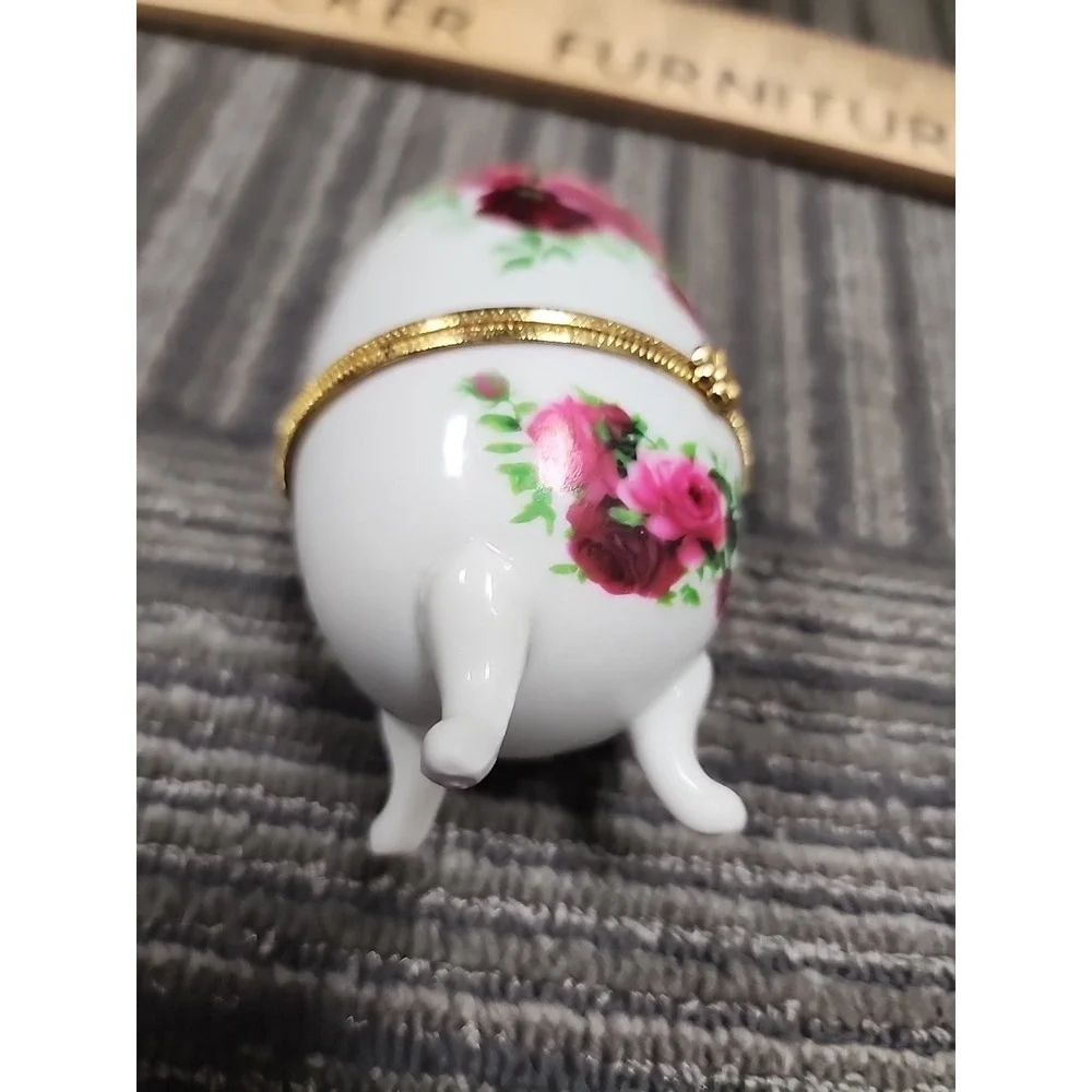 Vintage Pink Rose Hinged Porcelain Footed Trinket Egg/ Box Pre-owned  4